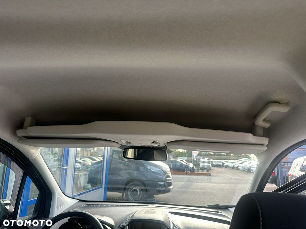 Ford Tourneo Courier - 22