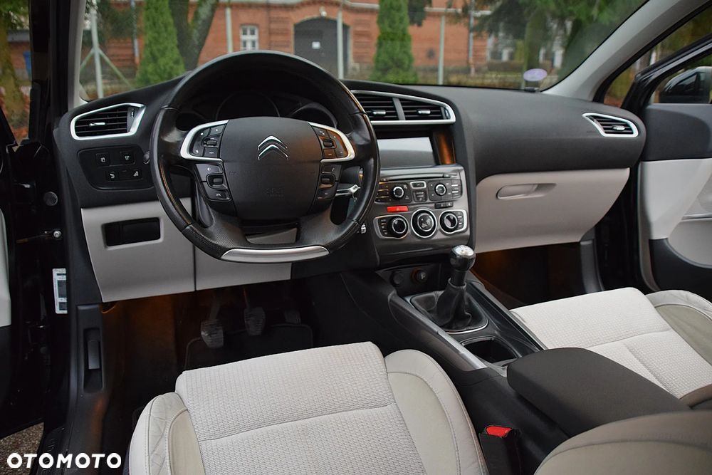 Citroën C4 VTi 120 Exclusive - 27