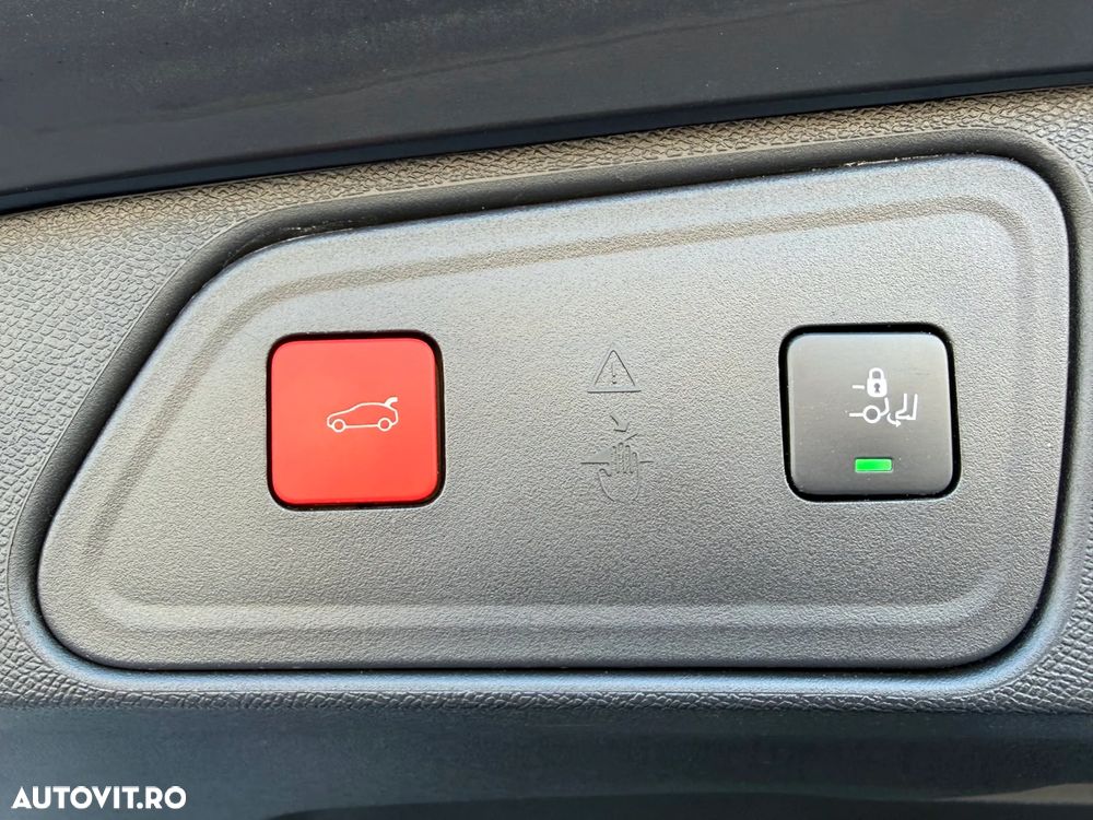 Peugeot 3008 PHEV 300 EAT8 4X4 GT - 25