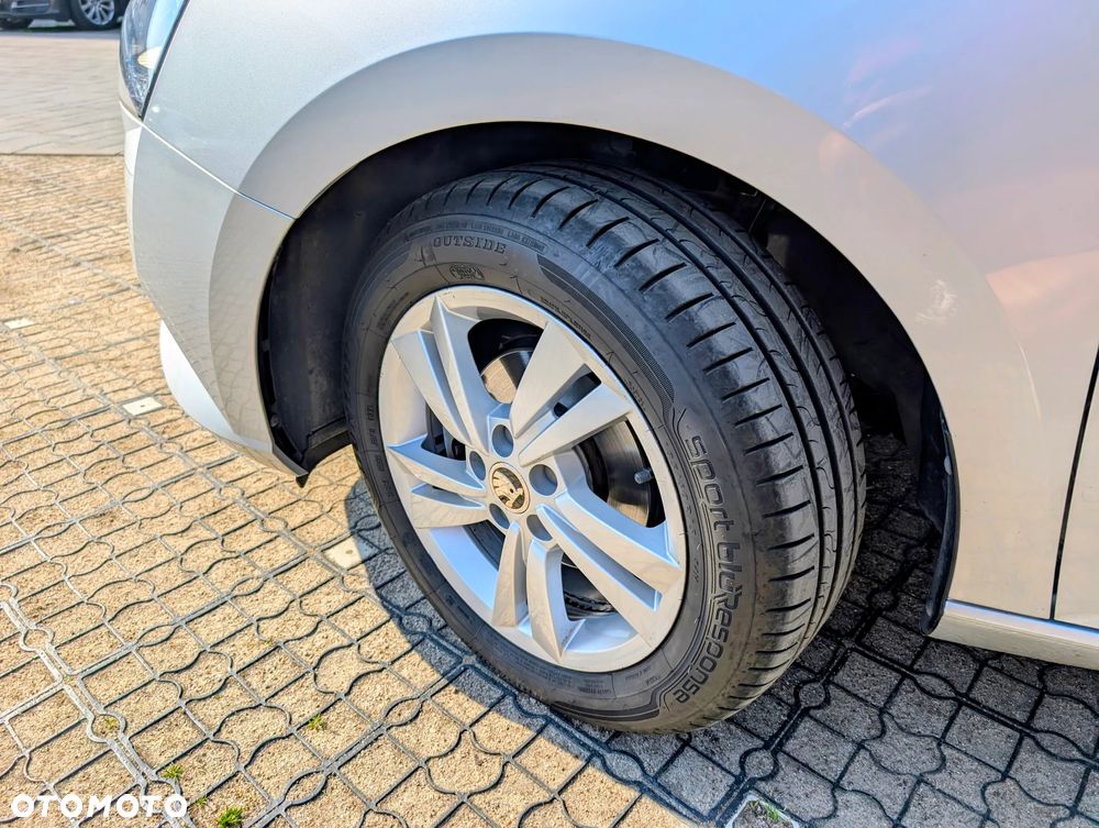 Skoda Fabia 1.0 TSI Ambition - 8