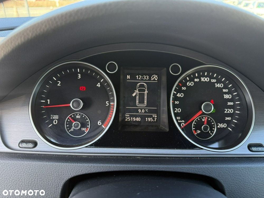 Volkswagen Passat - 18