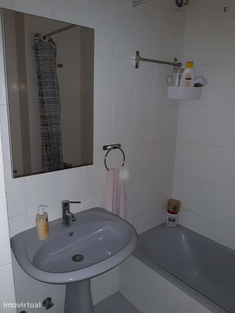 Quarto - localizado em Paranhos Porto - Grande imagem: 5/10
