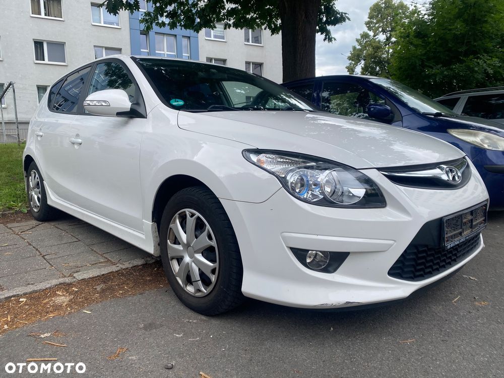 Hyundai i30 1.4 Base + World Cup - 3