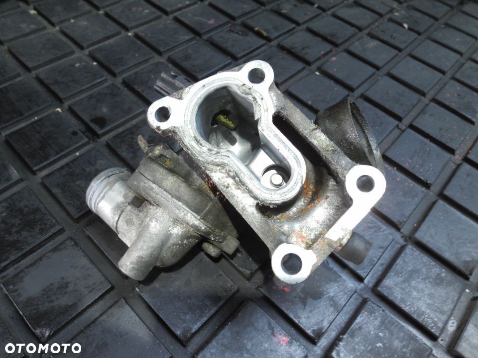 MITSUBISHI LANCER VII 2.0 BENZYNA OBUDOWA TERMOSTATU - 1