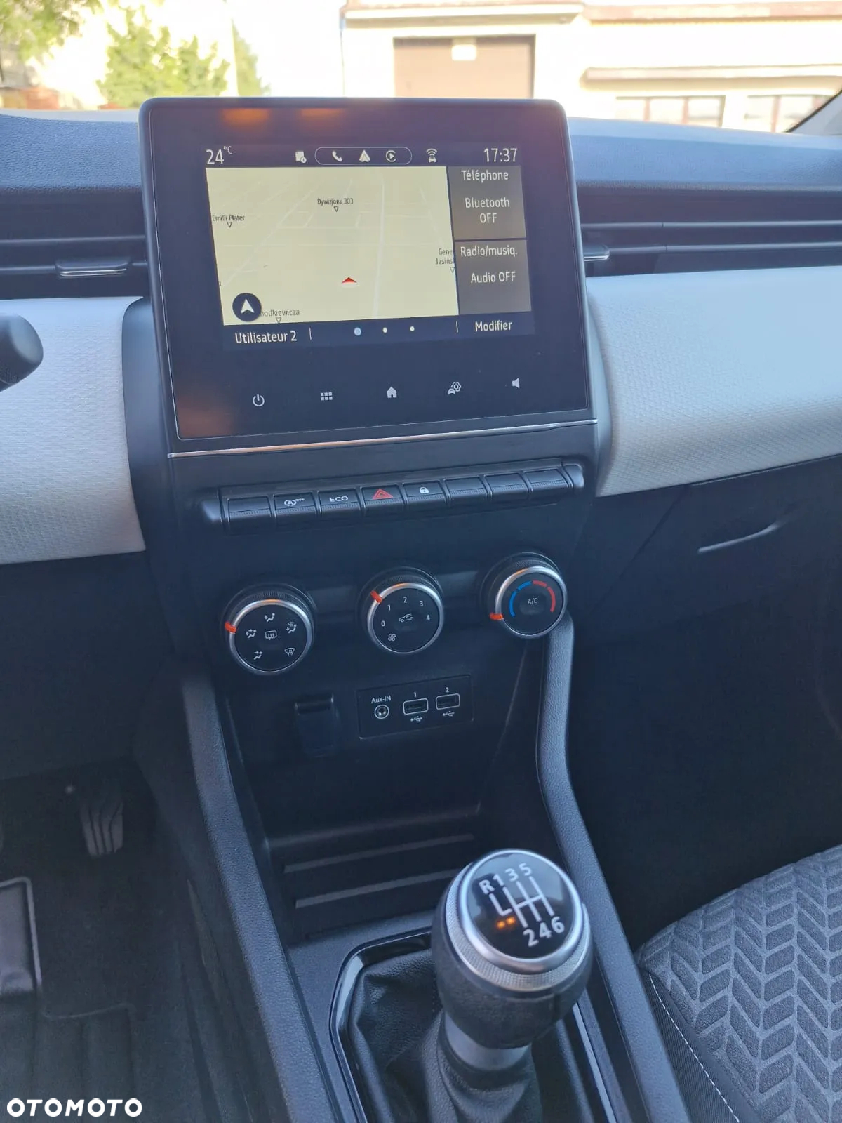 Renault Clio BLUE dCi 100 EVOLUTION - 12