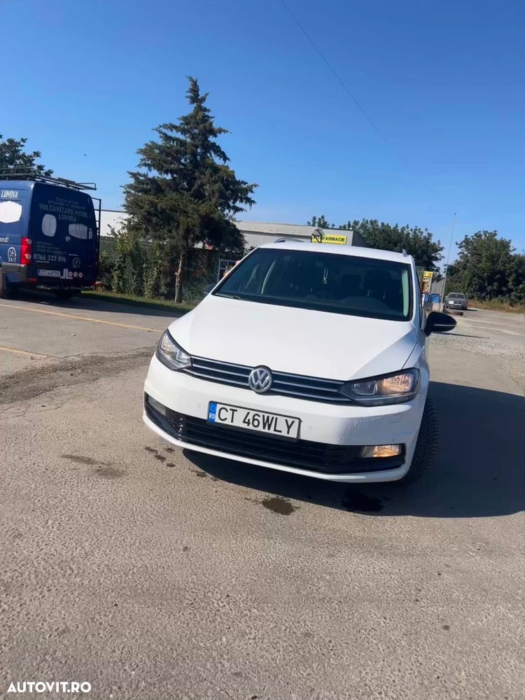 Volkswagen Touran 2017 photo 2
