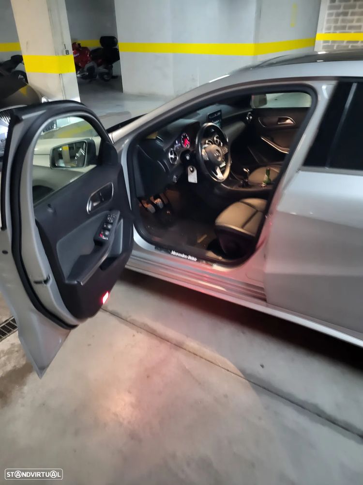 Mercedes-Benz A 180 d AMG Line - 1