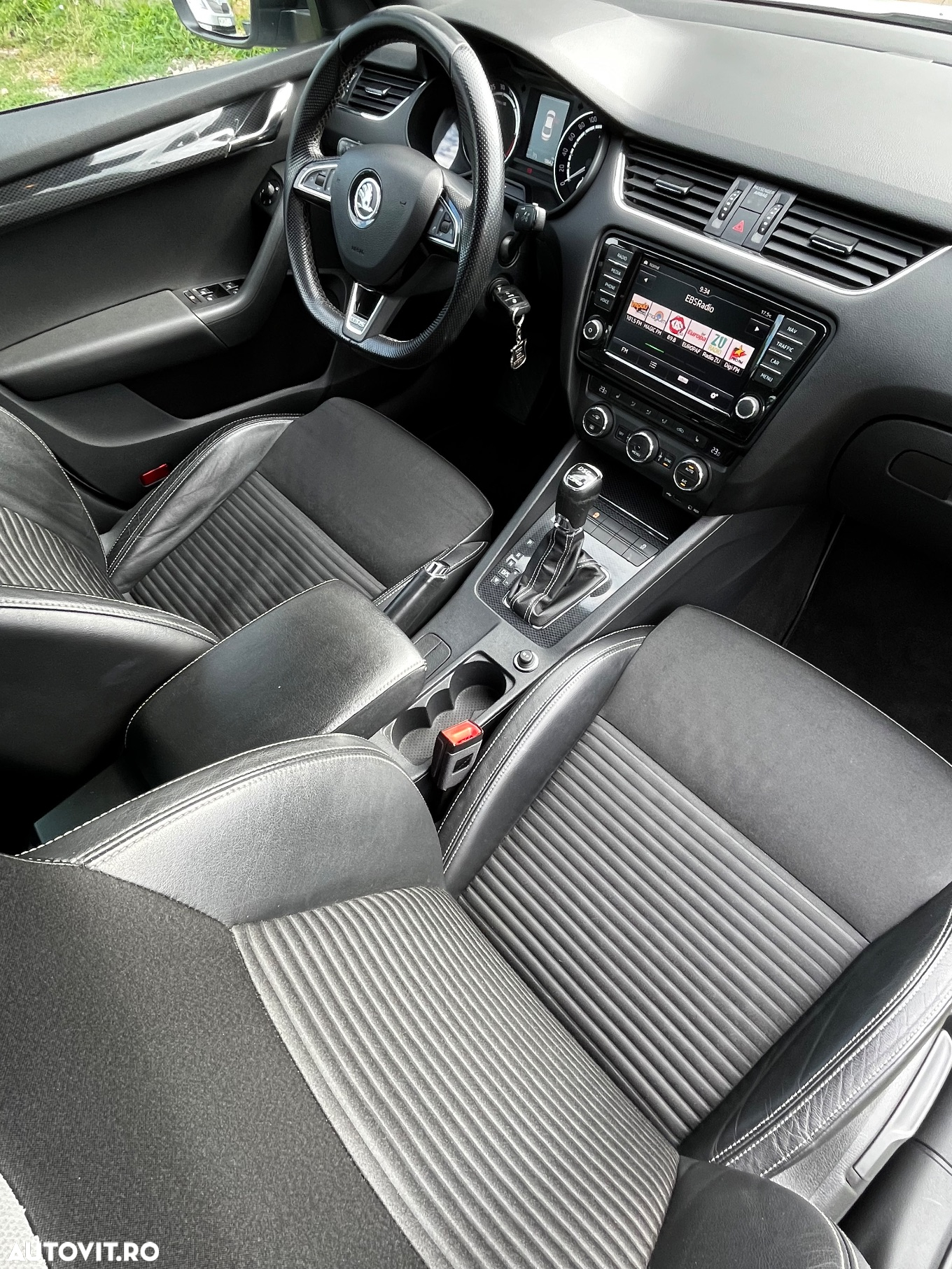 Skoda Octavia 2.0 TDI RS DSG - 19