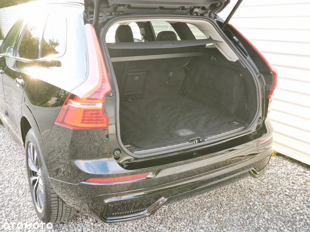 Volvo XC 60 B4 B Plus Dark - 28