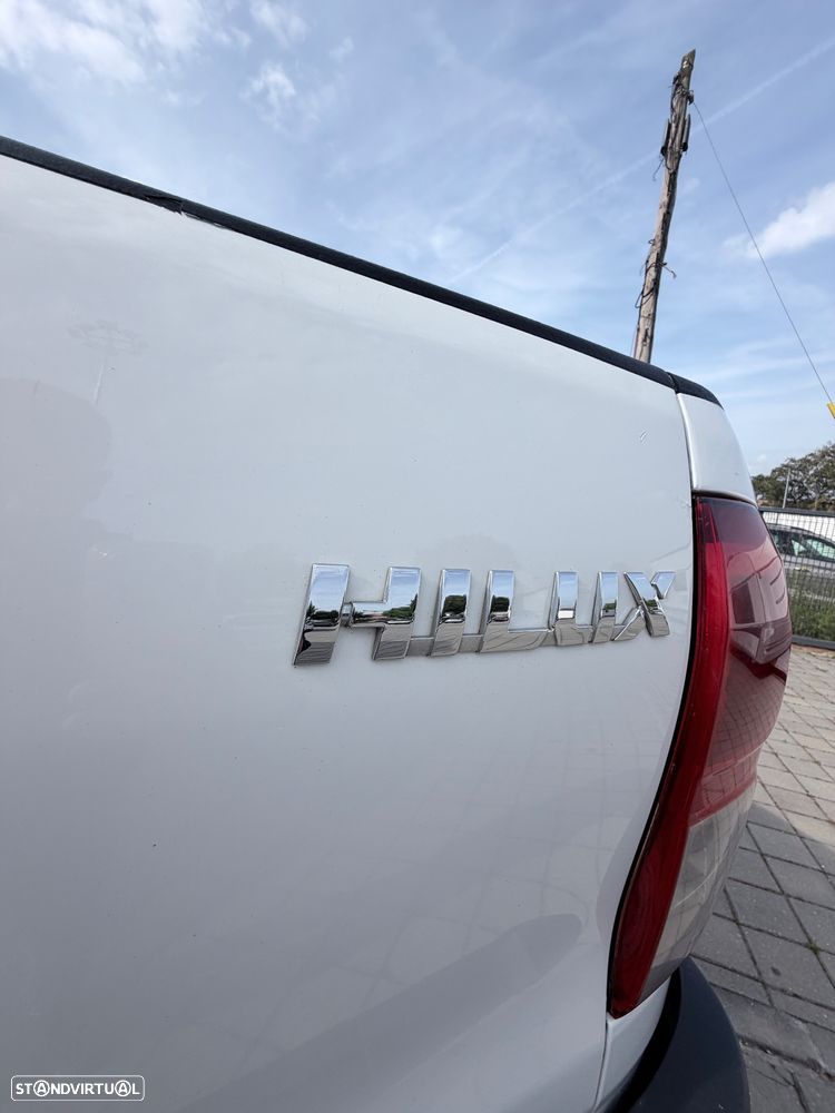 Toyota Hilux 2.4 D-4D 2WD CE - 27