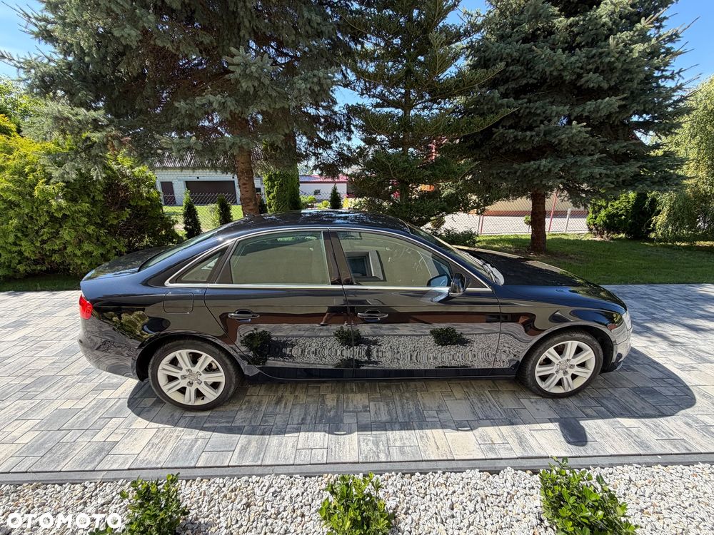 Audi A4 Limousine - 4