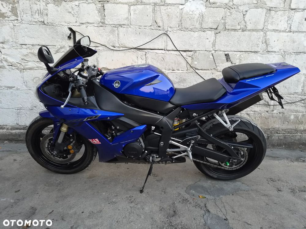 Yamaha R1 - 16