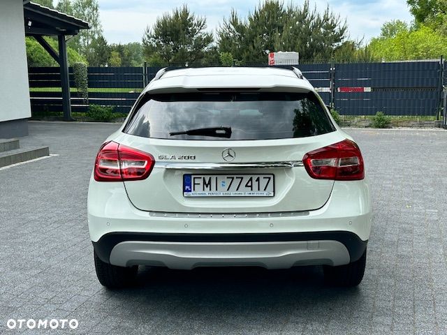 Mercedes-Benz GLA 200 - 5