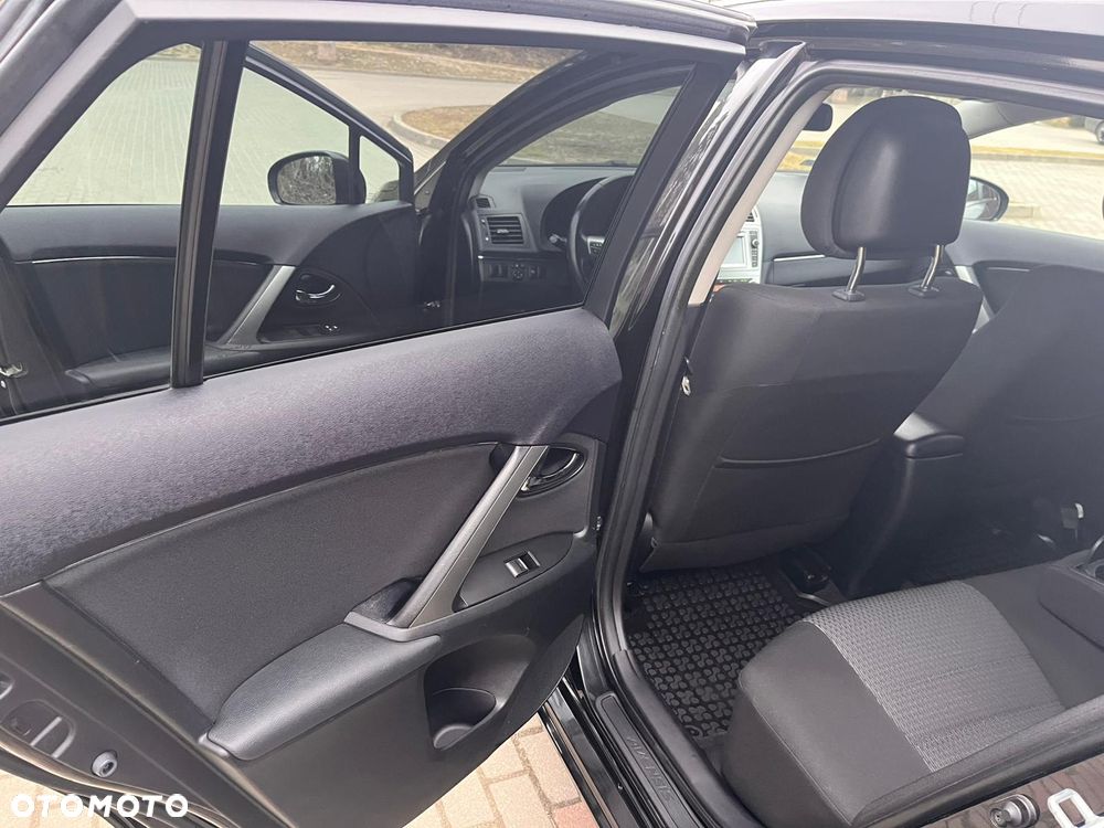 Toyota Avensis 2.0 D-4D Premium - 9