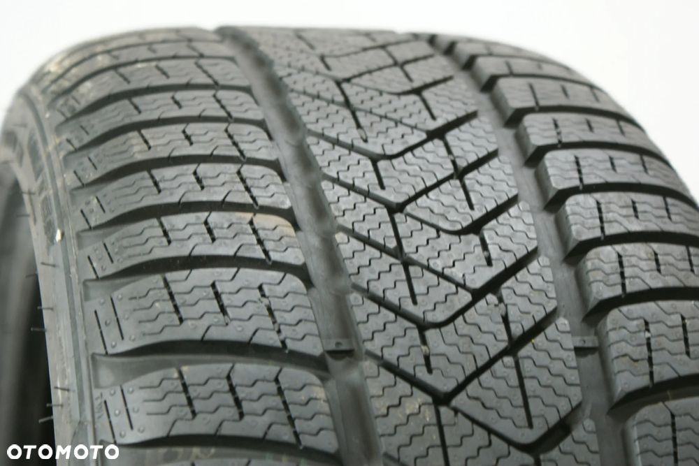 225/40R18 PIRELLI WINTER SOTTOZERO 3 7,4mm  R3596 - 2