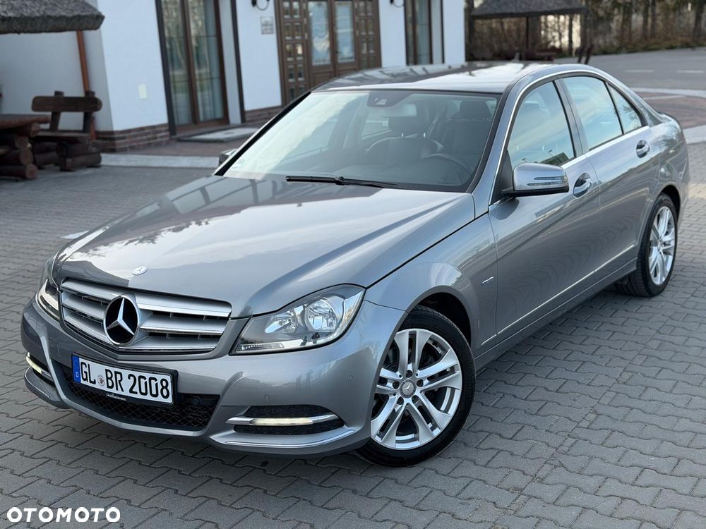 Mercedes-Benz Klasa C 180 CGI BlueEFFICIENCY Avantgarde - 4