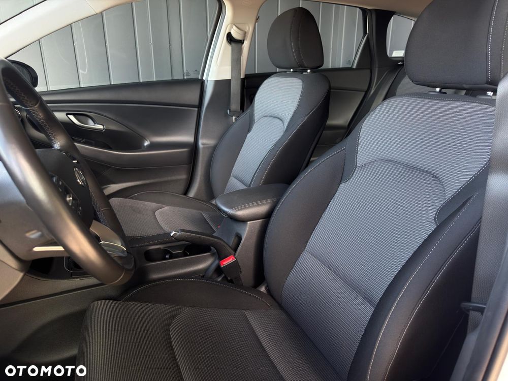 Hyundai i30 1.5 T-GDI 48V Modern - 22