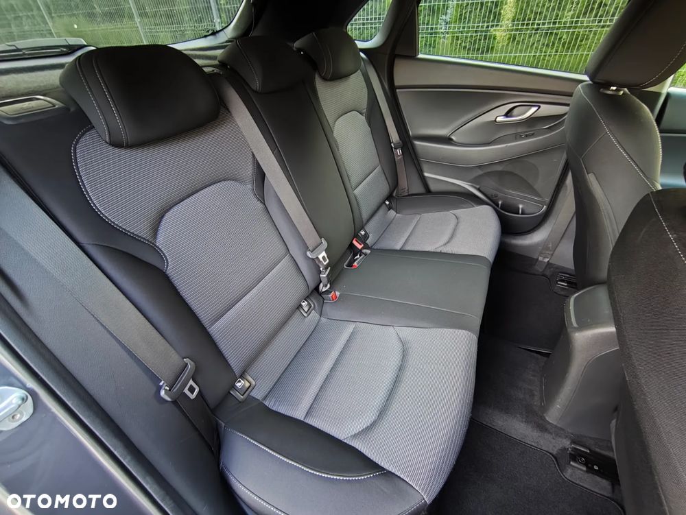 Hyundai i30 1.4 Premium - 13
