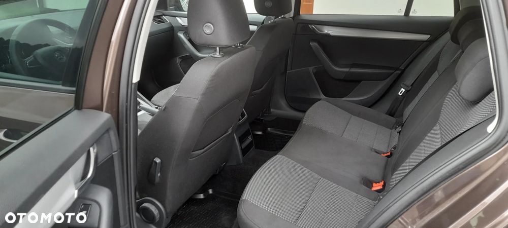 Skoda Octavia 1.6 TDI DPF Ambition Green tec - 14