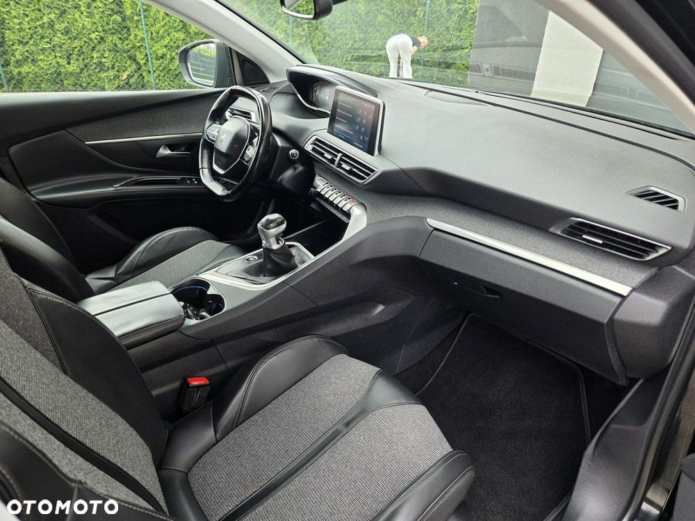 Peugeot 5008 - 5