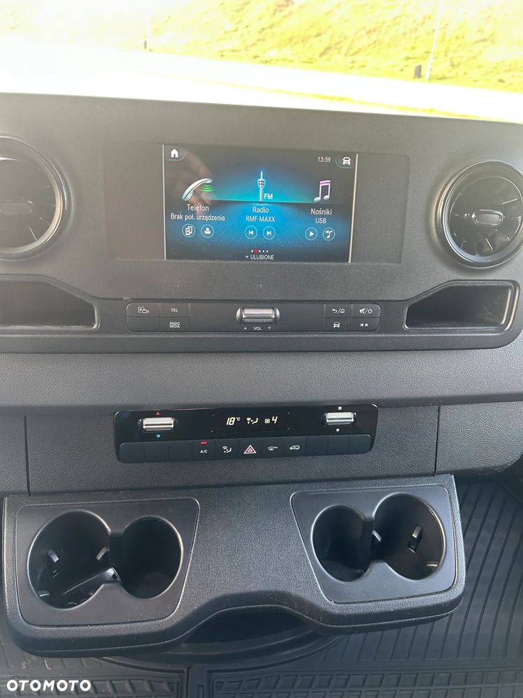 Mercedes-Benz Sprinter - 9