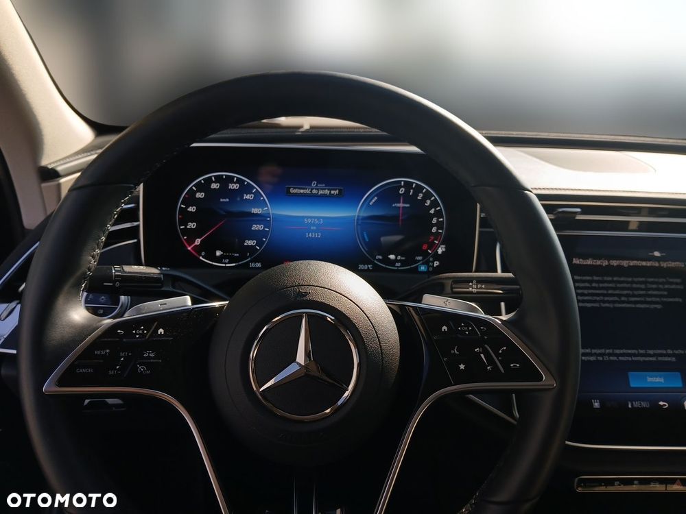 Mercedes-Benz Klasa E 300 PHEV 4-Matic Avantgarde 9G-Tronic - 10