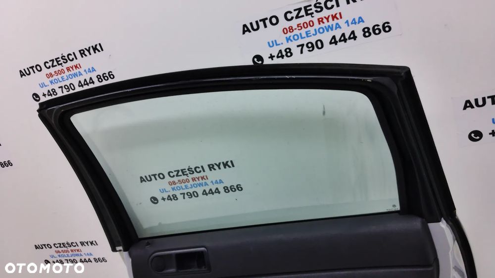 VW Passat B5 Sedan  Drzwi Prawe Lewe Tył  LB7Z przed lift - 21