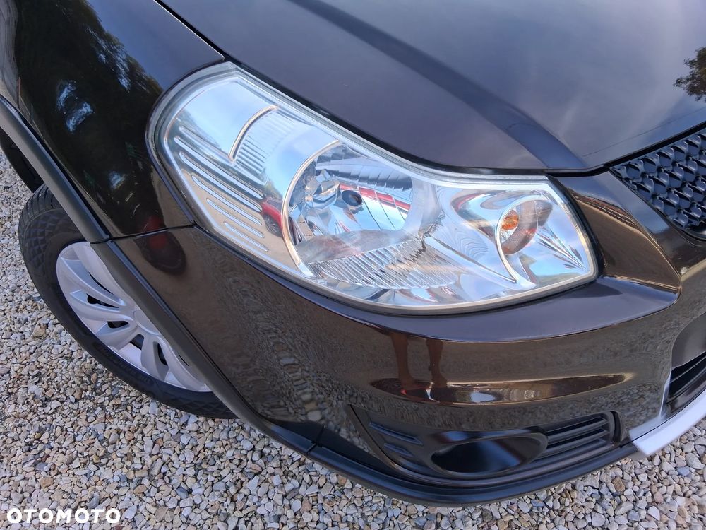 Suzuki SX4 2.0 DDiS 4x4 Style - 14