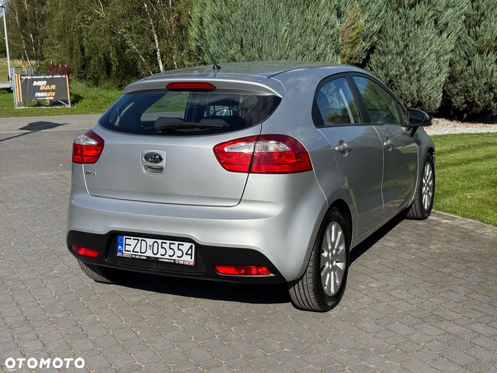 Kia Rio - 5