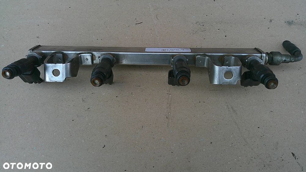 VOLVO V50 1.8 16V LISTWA WTRYSKOWA 4M5G-9D280-DB - 3
