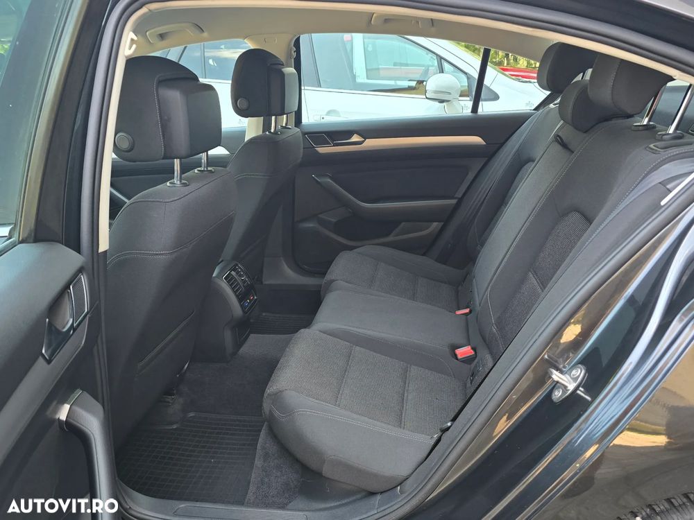 Volkswagen Passat 1.5 TSI ACT DSG Comfortline - 14