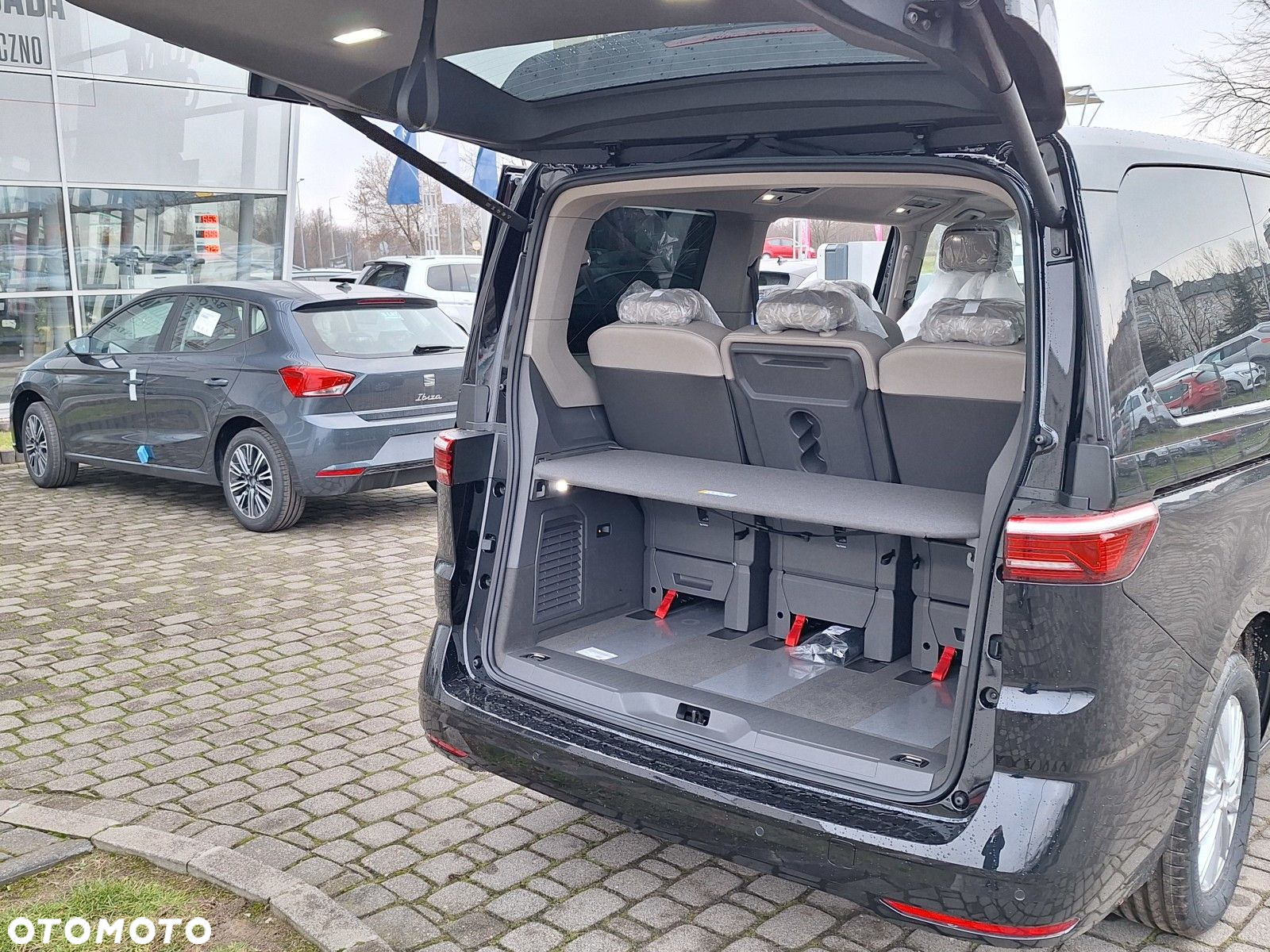 Volkswagen Multivan - 15