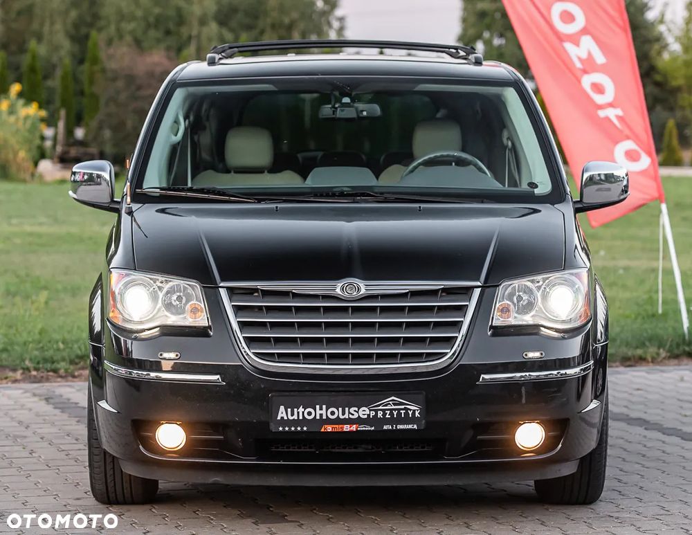 Chrysler Town & Country - 3