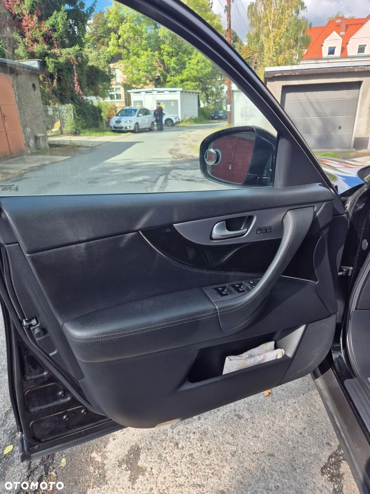 Infiniti FX FX30d S - 14