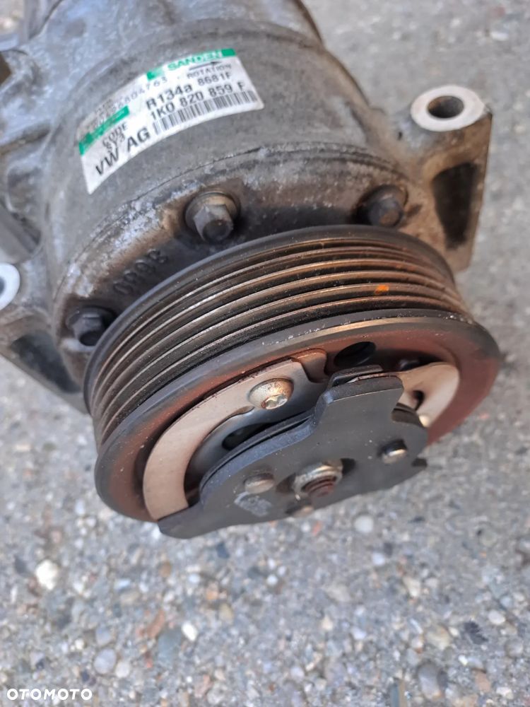 Volkswagen Passat B6 2.0 TDi kompresor klimatyzacji 1K0820859F - 3