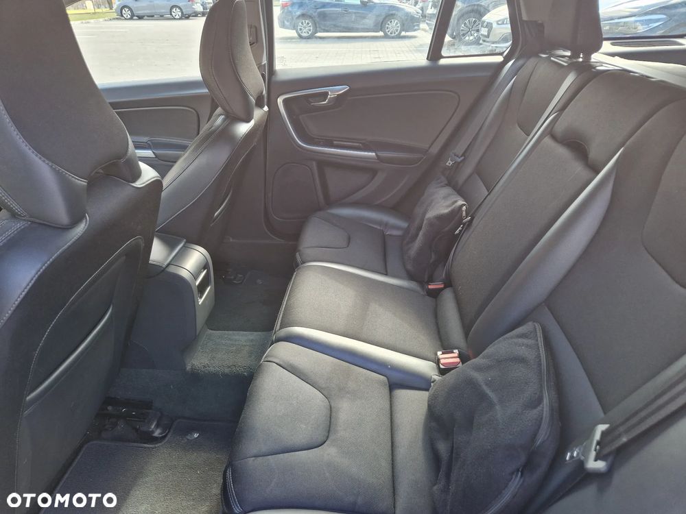 Volvo V60 D4 Drive-E Kinetic - 4