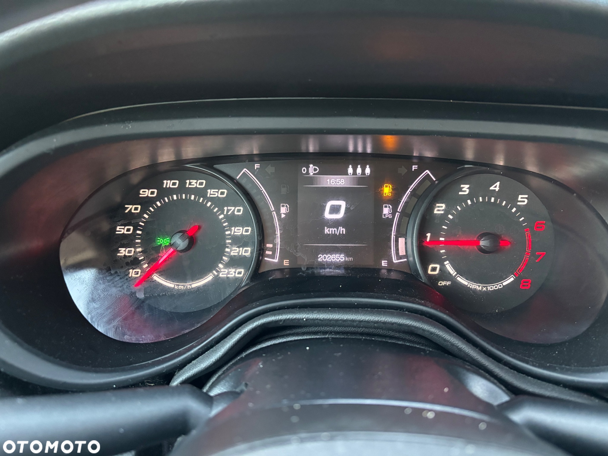 Fiat Tipo 1.4 T-Jet 16v Lounge - 36
