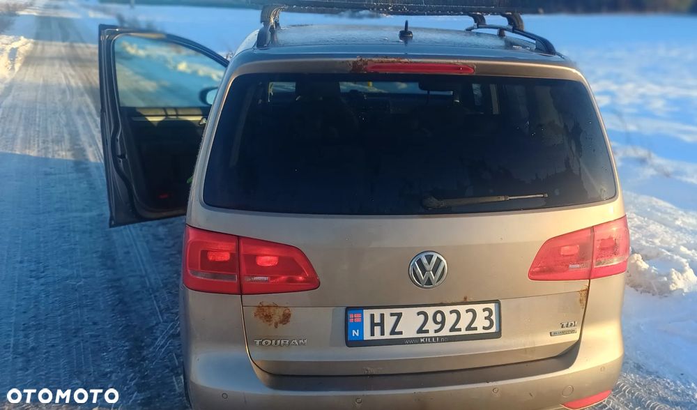 Volkswagen Touran - 8