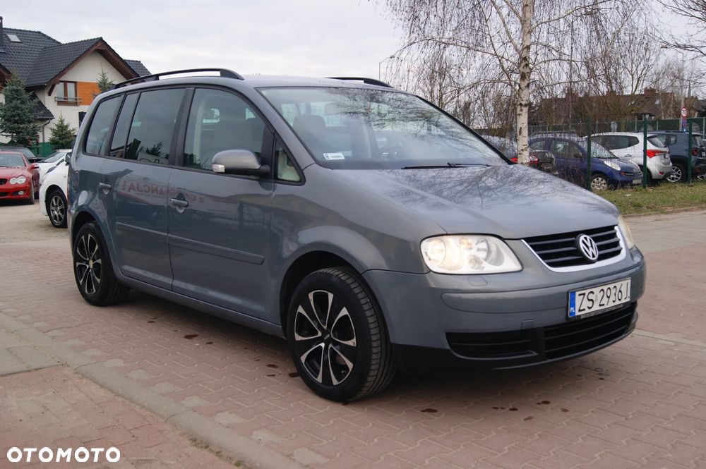 Volkswagen Touran 2.0 TDI Highline - 2