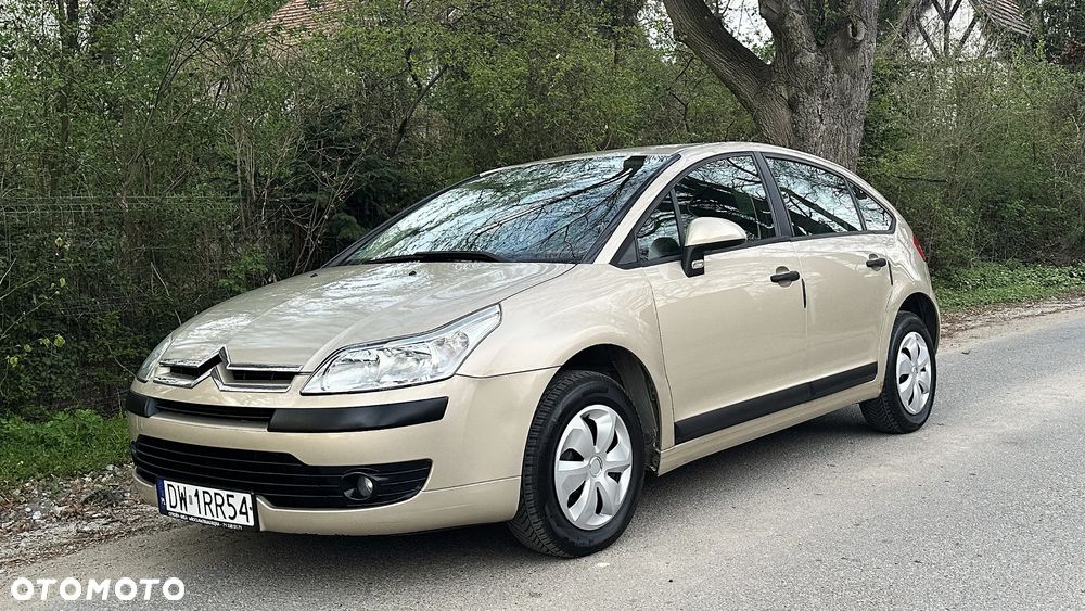 Citroën C4 1.4 16V Style - 2