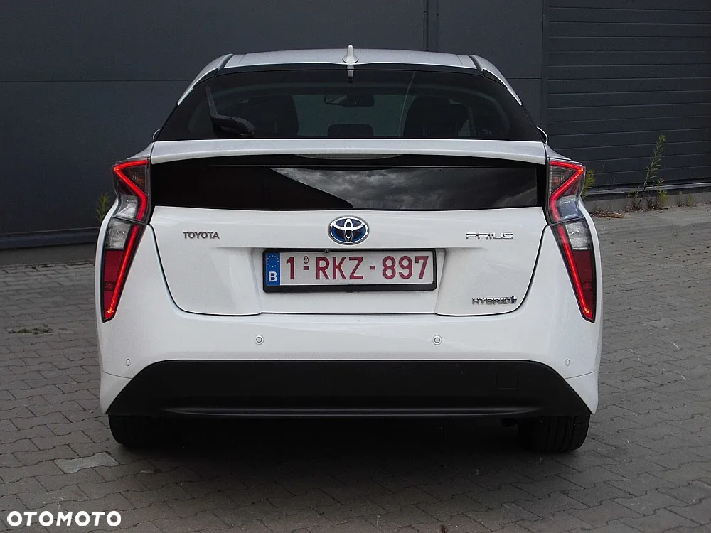 Toyota Prius 1.8 HSD Active - 19
