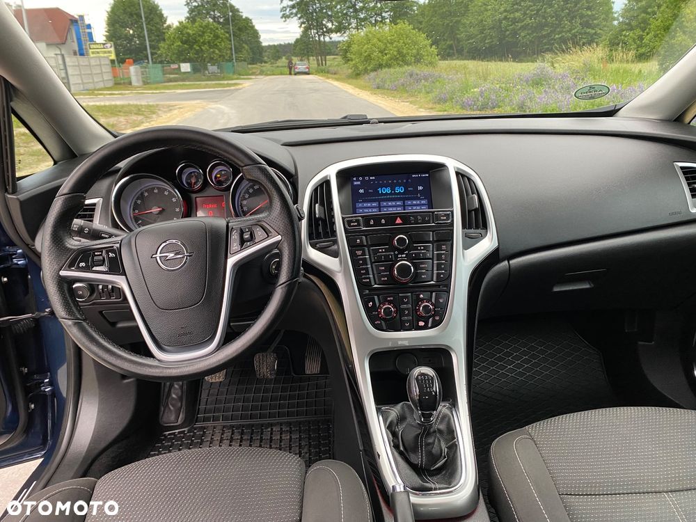 Opel Astra 1.6 Turbo - 10