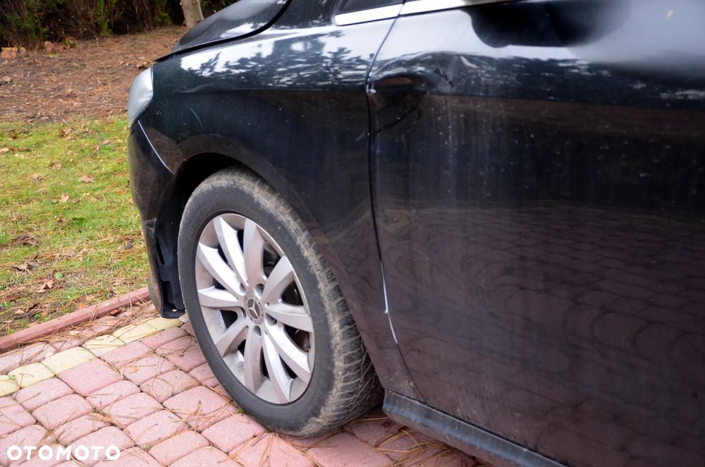 Mercedes-Benz Klasa B 180 d Edition - 20