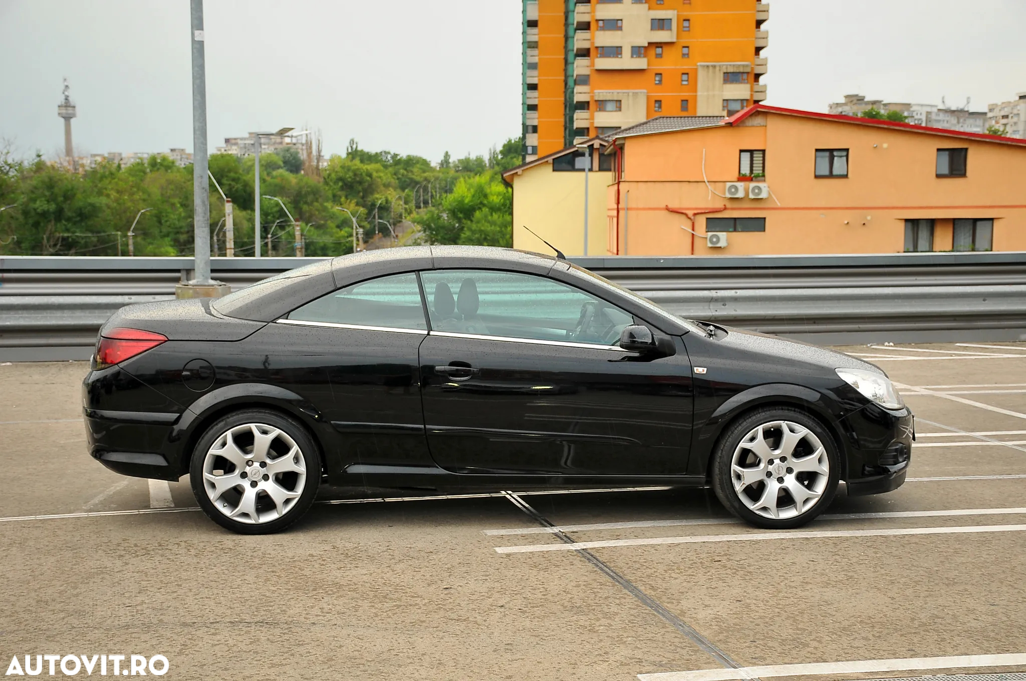 Opel Astra GTC 1.9 CDTI Cosmo - 2