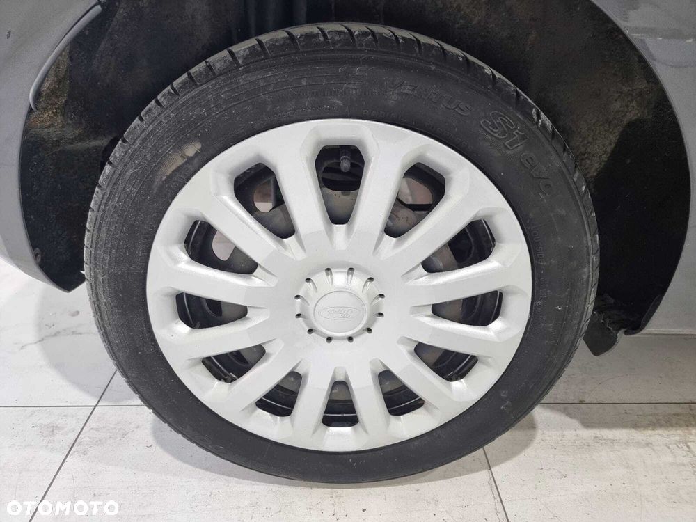 Ford Fiesta - 24