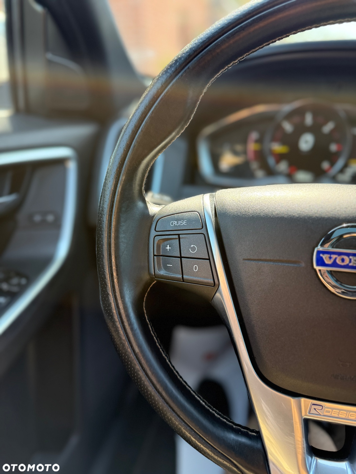 Volvo XC 60 D4 Drive-E Momentum - 28