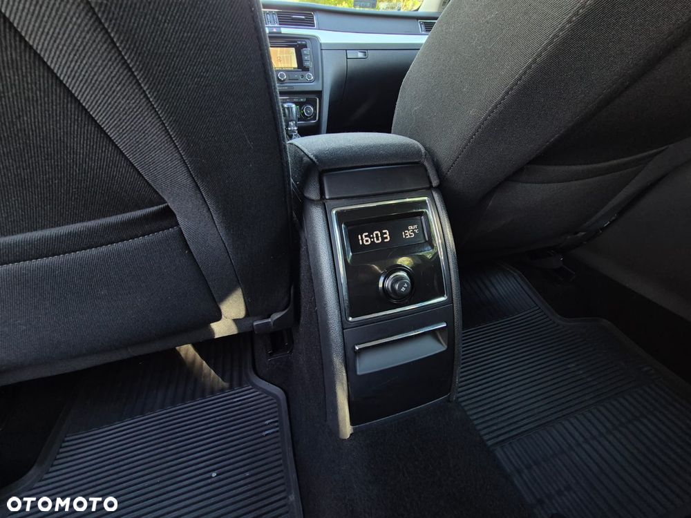Skoda Superb 2.0 TDI Ambition DSG - 18