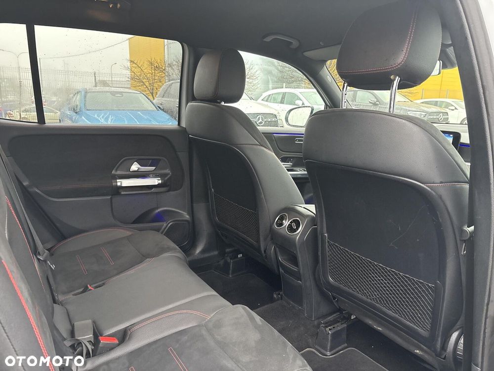 Mercedes-Benz GLB 200 4-Matic AMG Line 8G-DCT - 18