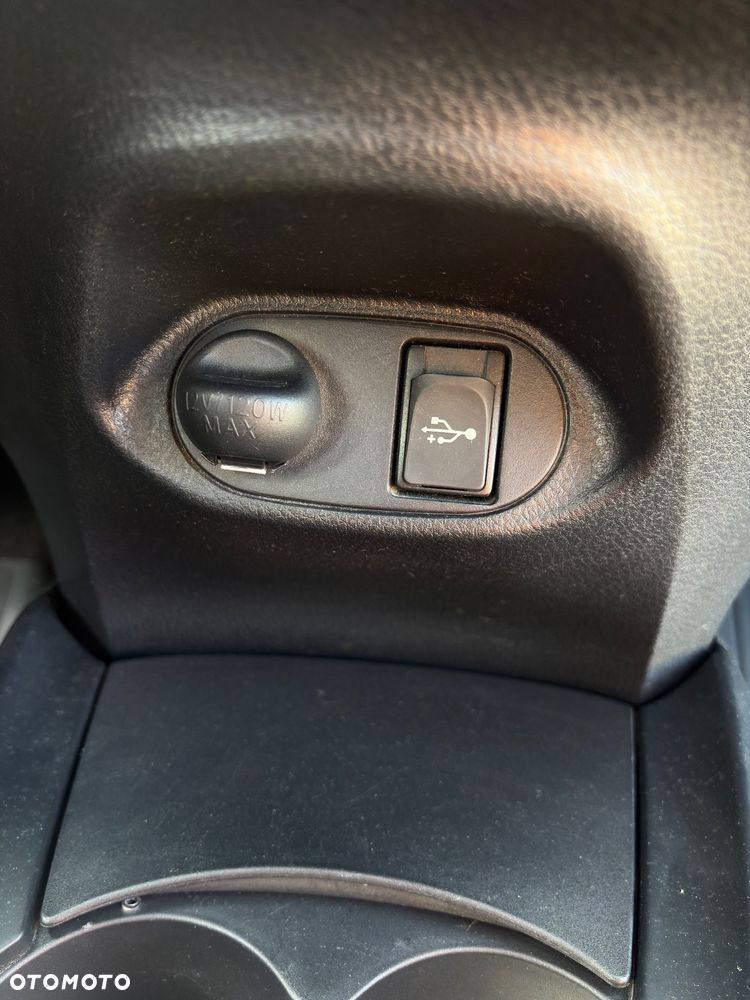 Toyota Yaris - 18