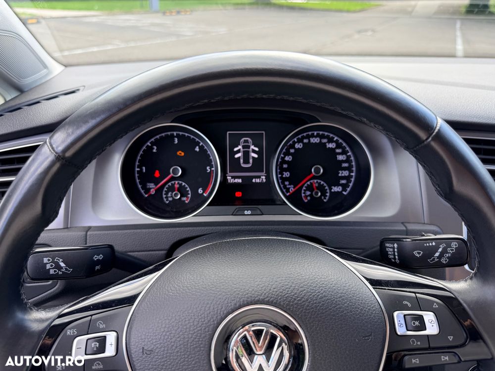 Volkswagen Golf - 11